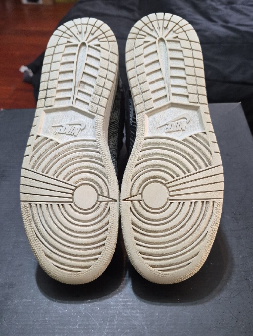 Air Jordan 1 Retro High GG Rare "BHM" (Black History Month) (2015) M7Y/W8.5 EUC - Picture 9 of 10